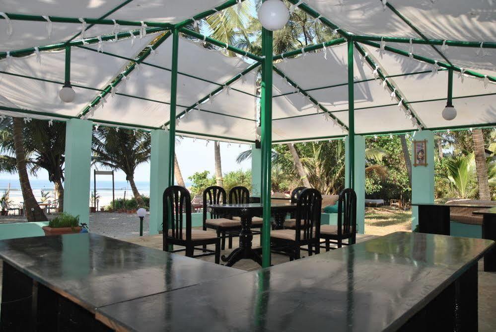 Mamagoa Resort Morjim Exterior foto